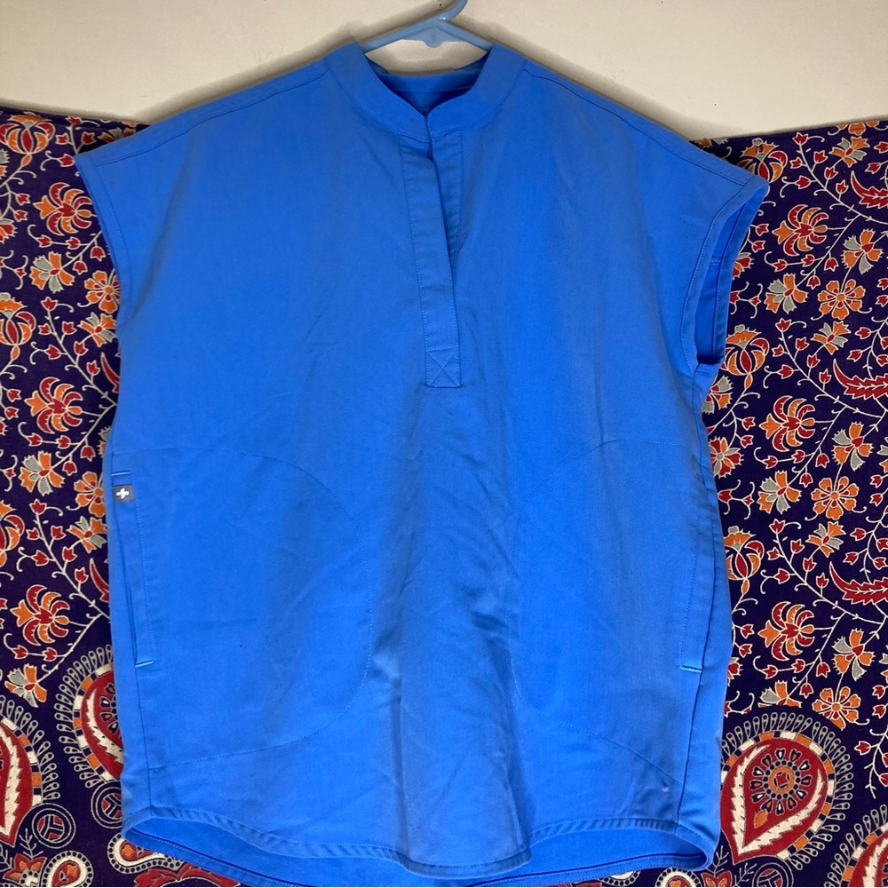 FIGS Rafaela scrub top